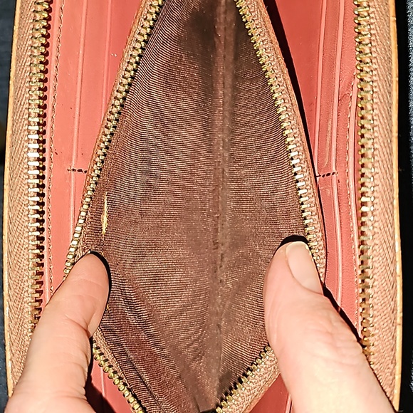 Miu Miu zip around long wallet - Picture 11 of 11